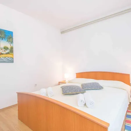 Apartment Near Bijeca In Medulin